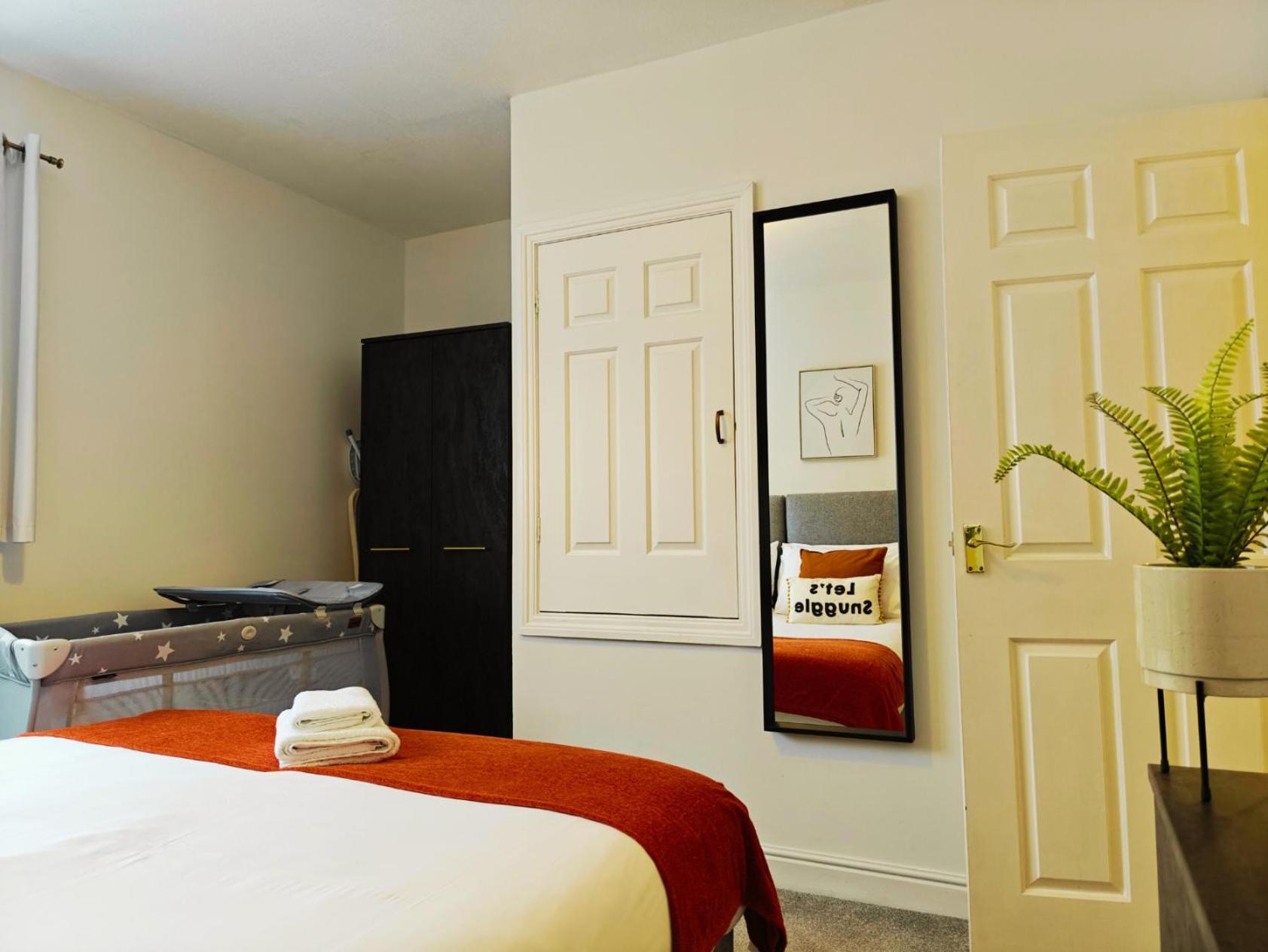 Modern Spark Home With Parking, Garden, Wi-Fi Μπέρμιγχαμ Εξωτερικό φωτογραφία